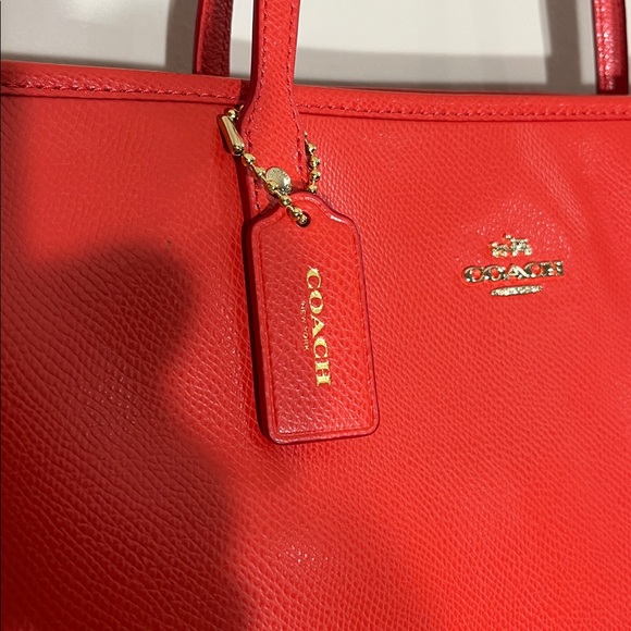 Coach Red Leather City Tote Bag Zip Top - Picture 3 of 11